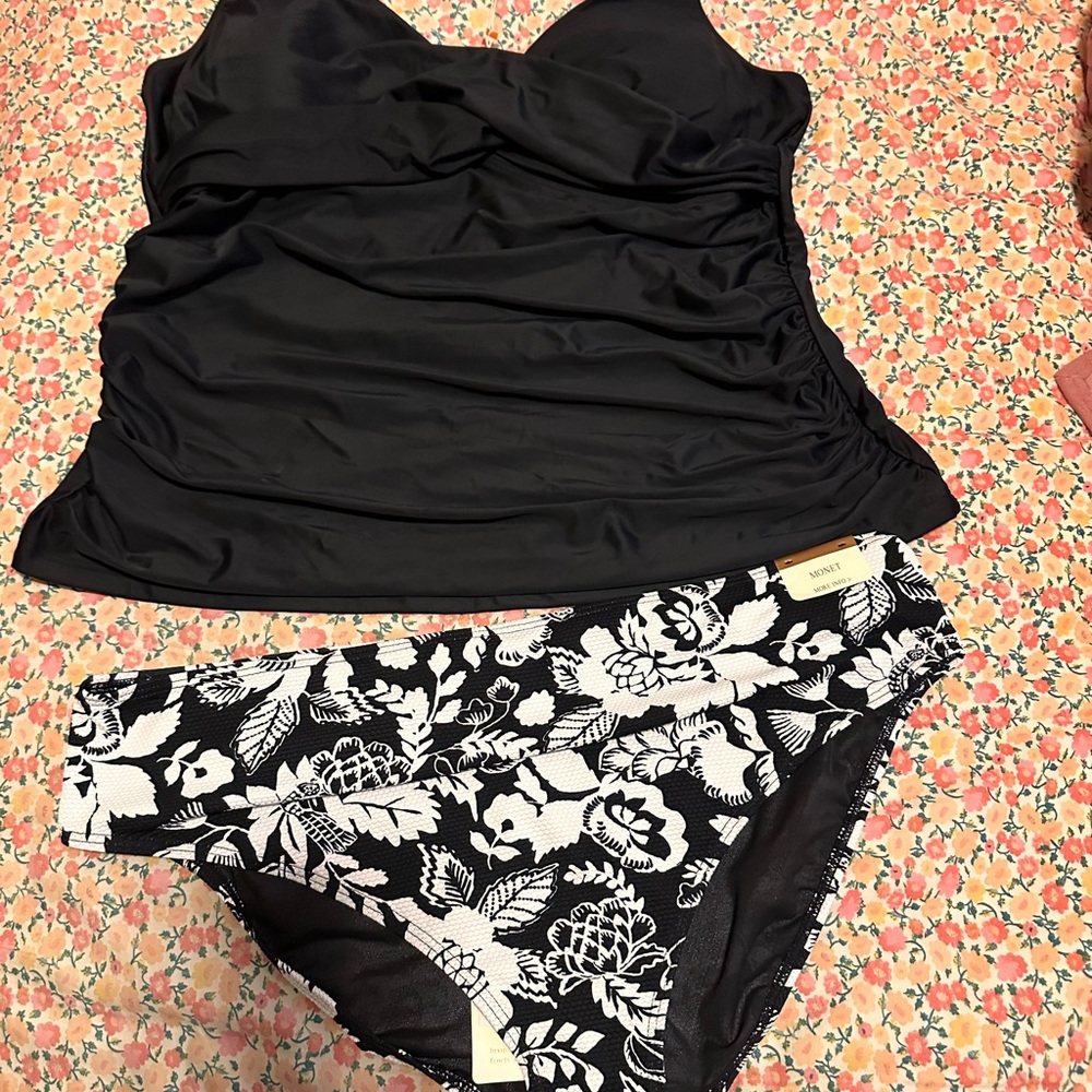 HUE Black and White Floral Bikini Set